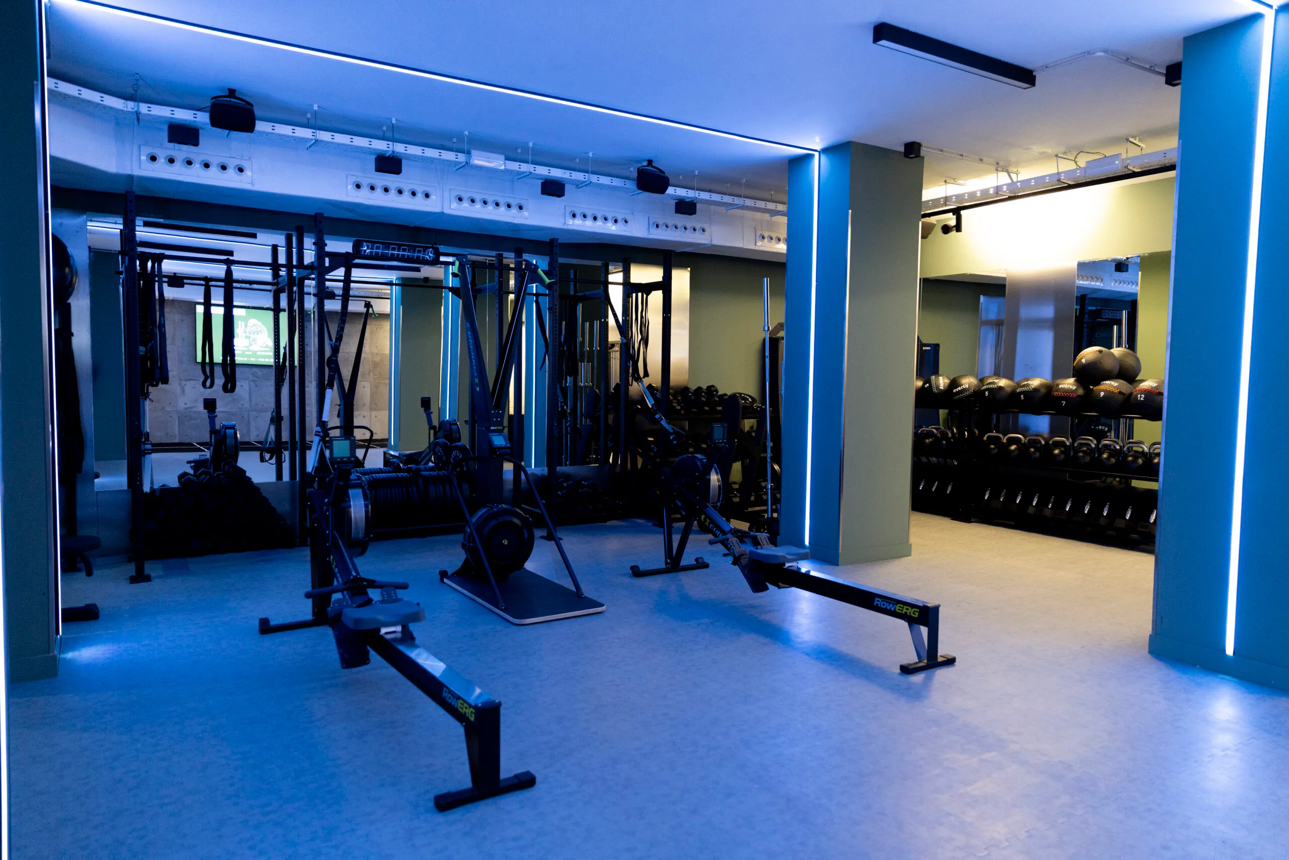 Sala entrenamiento libre Revive Madrid